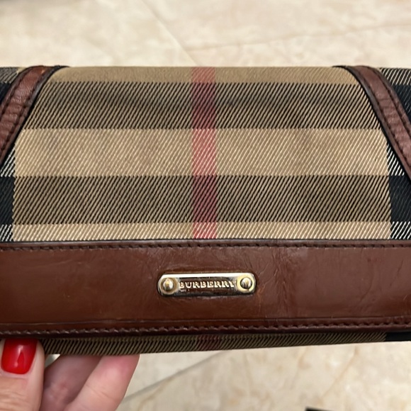 Burberry Wallet with original box and dust bag. - Picture 6 of 16